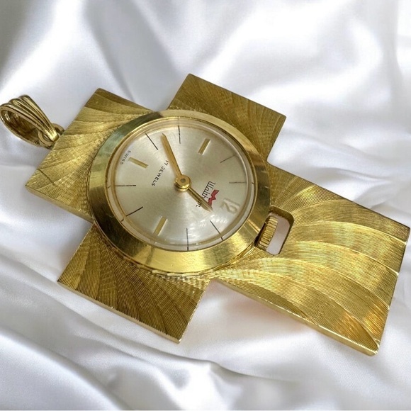 WORKING—VTG Waltham Gold-Plated Swiss 17 Jewel Mechanical Cross Pendant Watch main image 6